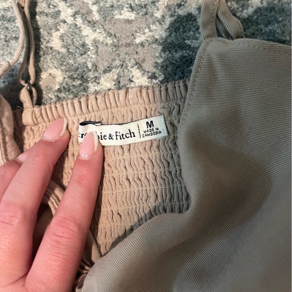 Abercrombie & Fitch Women's Cream Cinched Front Cropped Cami - Medium - Picture 2 of 4